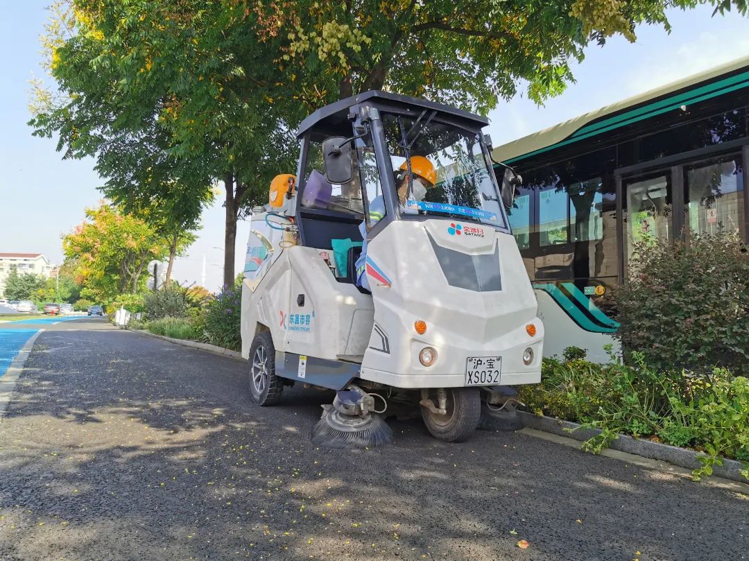 尊龙凯时人生就博质量月宝山环卫工人在行动高质量保洁让城市更靓丽(图1)